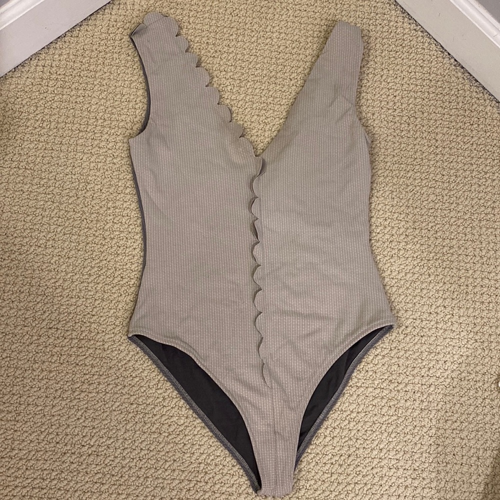 Marysia Swim Scallop Grey One Piece Swimsuit Size Medium